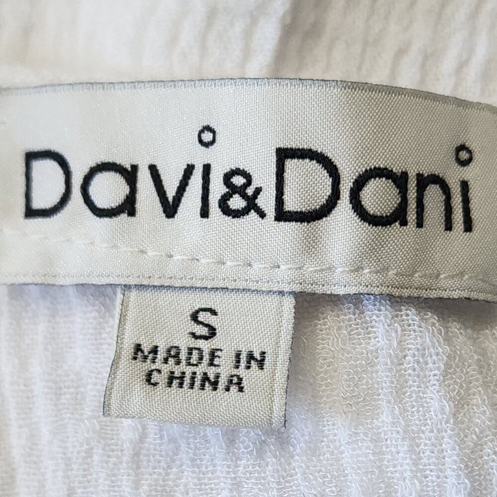 Davi & Dani White Top With Lace Size Small - Picture 6 of 6